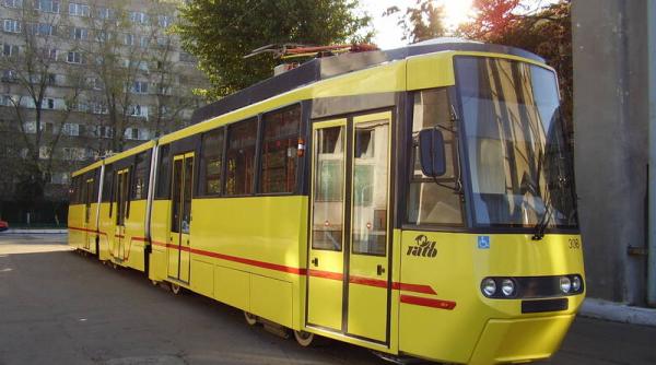 accident in bucure ti pieton ranit grav circula ia tramvaielor blocata