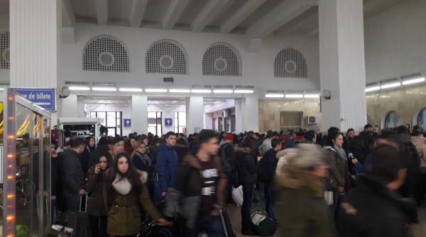 bilete de tren gratuite pentru elevi i studen i zece mii de bilete eliberate in 24 de ore