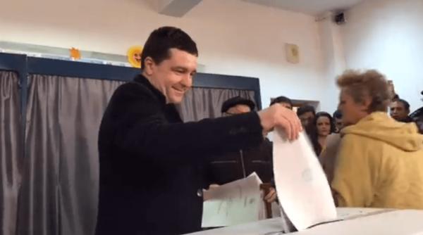 alegeri 2016 nicusor dan a provocat nemul umiri in sec ia de votare