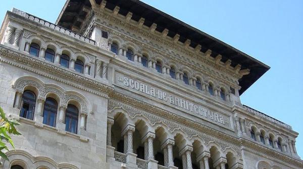 ziarul neconventional anunta vernisajul expozitiei sale anuale