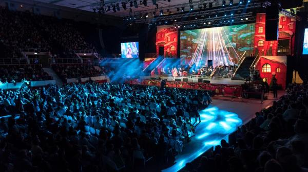 mii de persoane la poveste de craciun spectacol prezentat de opera comica pentru copii