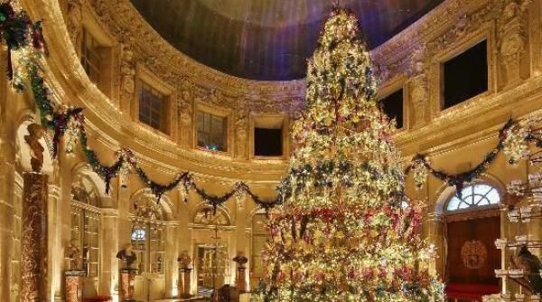 sarbatorile de craciun intre paris capitala luminilor satul lui mos craciun din disneyland lyon si alsacia