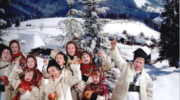 colindam in sfanta noapte de craciun cele mai frumoase colinde audio