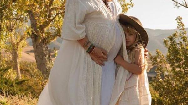 pink a nascut primele imagini cu baie elul