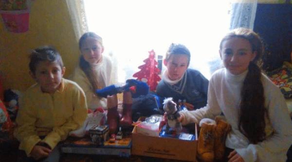 funda ia mereu aproape bucurie la cutie pentru sute de copii