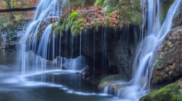 cascada bigar inghe ata imagine spectaculoasa