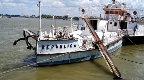 nava tezaur republica dusa la adapost pe perioada cat dunarea e acoperita de sloiuri