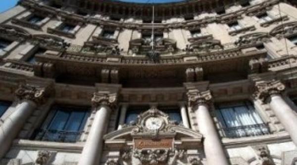 abu dhabi investe te in unicredit eurozona salvata de arabi