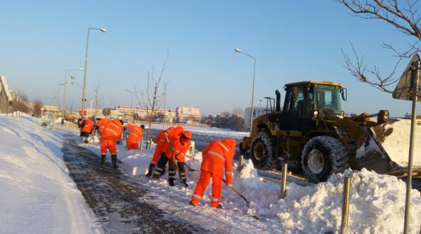 sectorul 1 mii de metri cubi de zapada aduna i de pe domeniul public