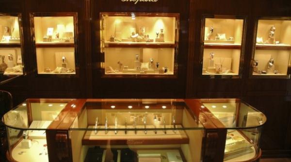 furt bijuterii fran a cum a ac ionat ho ul care a furat bijuterii de 5 milioane de euro