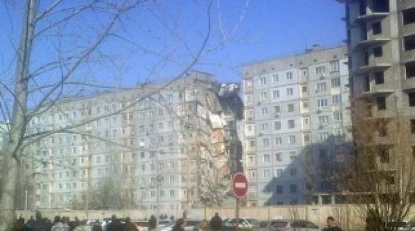 30 de pompieri mor i dupa prabu irea unui imobil