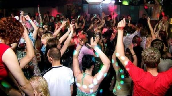 scandal la teatrul na ional din ia i petreceri cu lautari pe timpul nop ii