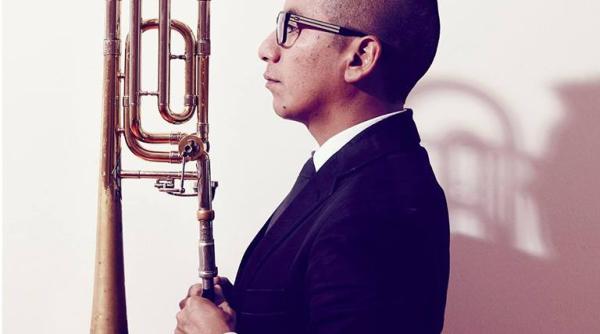 green hours revine in moda