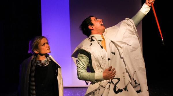 magica lume a micului print pe scena teatrului de comedie