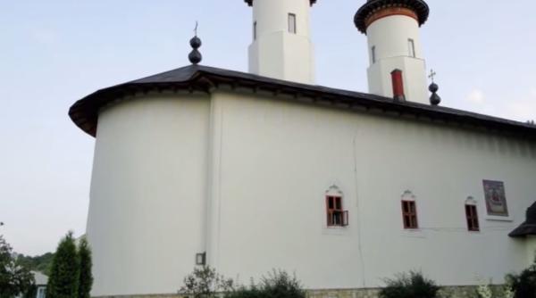 13 maici antiecumeniste evacuate din manastirea varatec