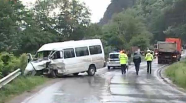 accident grav in braila un microbuz cu 8 pasageri s a rasturnat