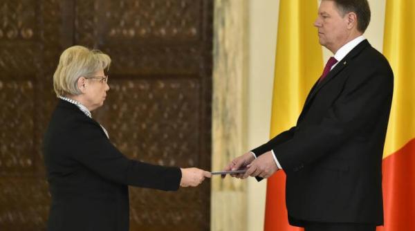 ministrul apelor adriana petcu in incompatibilitate