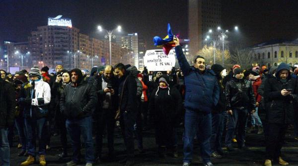 prezen a surpriza la protestul din sibiu 5 000 de manifestanti cer demisia guvernului