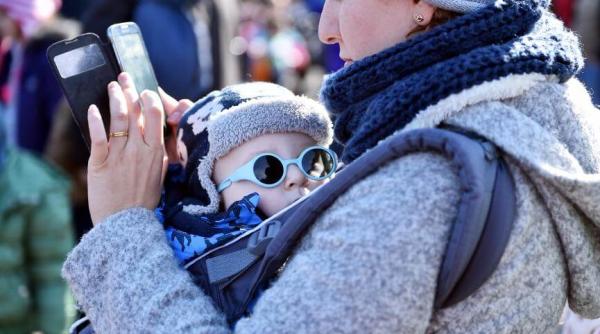 iohannis copii protest atacul unui senator psd i replica cu pasari