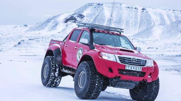 nokian tyres i arctic trucks lanseaza anvelopa nokian hakkapeliitta 44 destinata expedi iilor montane extreme