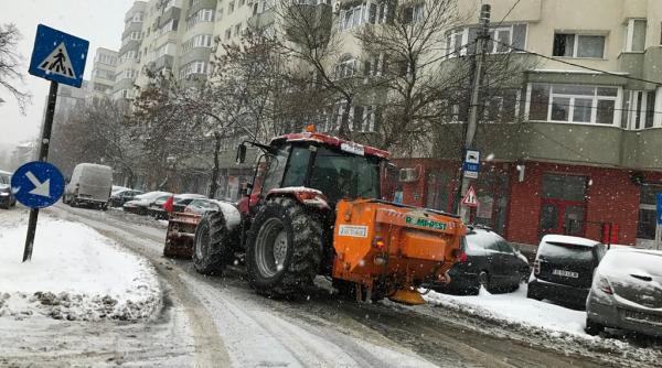 sectorul 1 ac iuni la deszapezirea strazilor romprest la foc continuu