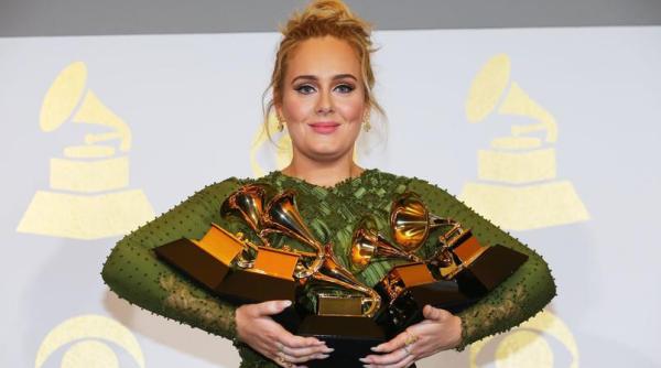 grammy discul anului pentru adele premii pentru beyonce si bowie revelatia chance the rapper