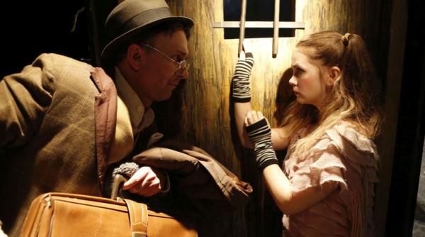 invitatie la esafod in premiera la nationalul iesean