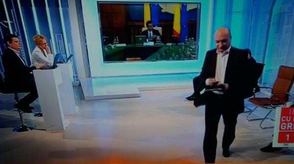 dana grecu l a dat afara pe codrin tefanescu replici dure la antena 3 va rog sa va cere i scuze