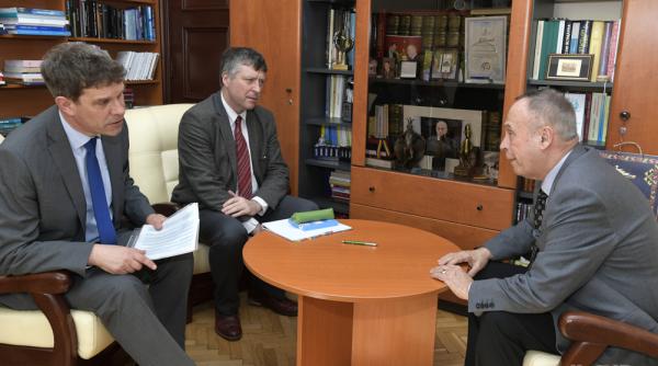 intalnire intre conducerea british council i pre edintele institutului cultural roman radu boroianu