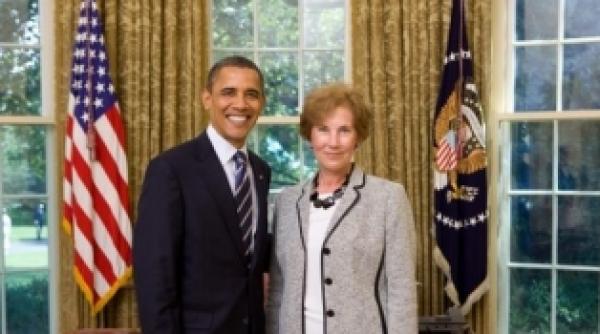 ambasadoare in sua re inuta pe aeroport