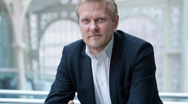 kasper holten directorul operei regale din londra comandor al ordinului na ional serviciu credincios