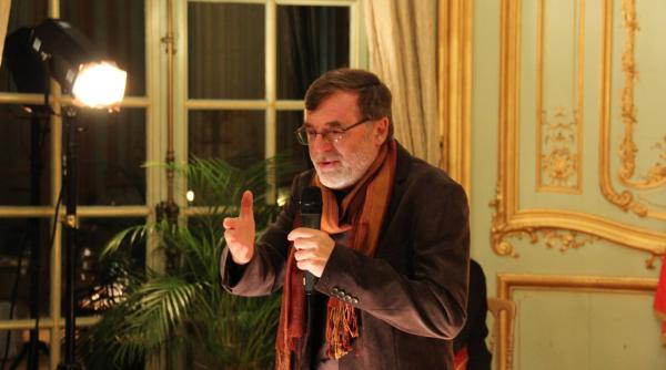 poezia lui matei vi niec a facut sala plina in capitala fran ei