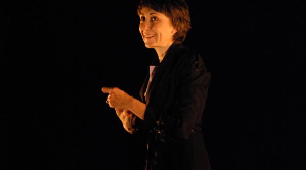 spectacolul de teatru the fever ajunge la arcub