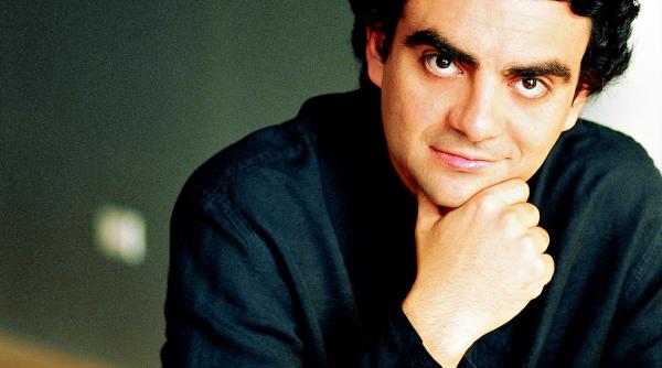 tenorul liric rolando villazon continua sa cucereasca scenele lumii