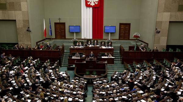 guvernul polonez vrea sa acorde parlamentului puteri sporite in numirea judecatorilor