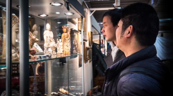 japonezii si rusii in cautare de capodopere la mercanteinfiera