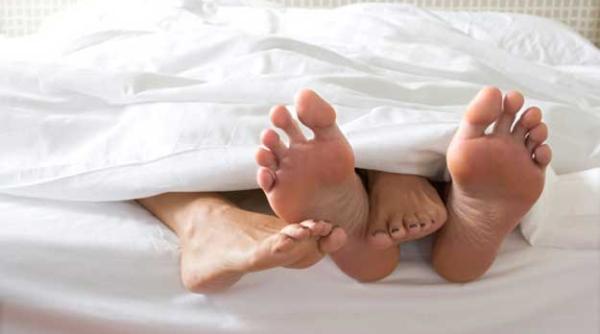 bancul zilei ce face o so ie in dormitor la miezul nop ii