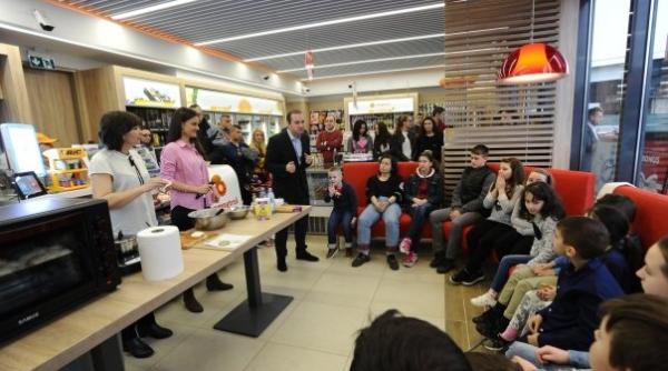 rompetrol a oferit o calatorie culinara de poveste pentru copii la noua sta ie din ia i