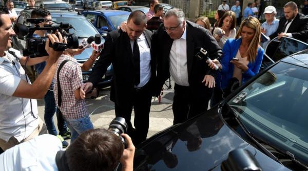 scandal adamescu unirea shopping center in pericol