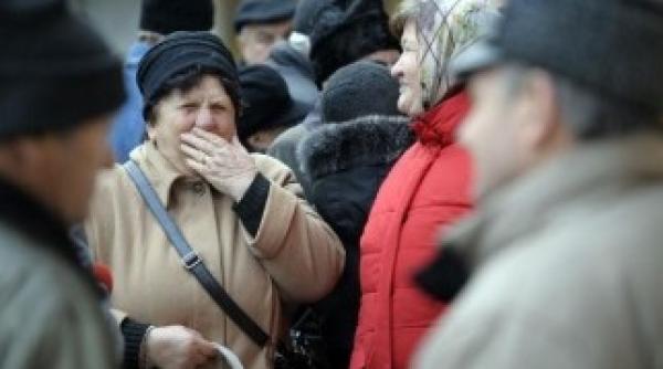 batrani obliga i sa inapoieze banii pe mancare