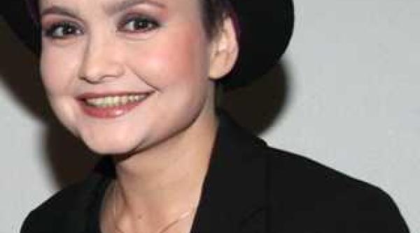 in luna martie se celebreza ziua mondiala a teatrului dar si faptele bune in campania artistii pentru artisti