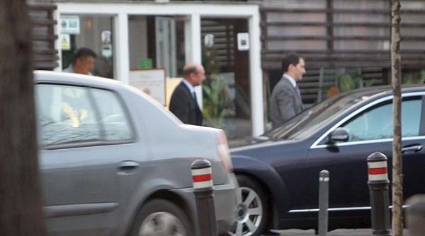 elena udrea i traian basescu petrecere la restaurant