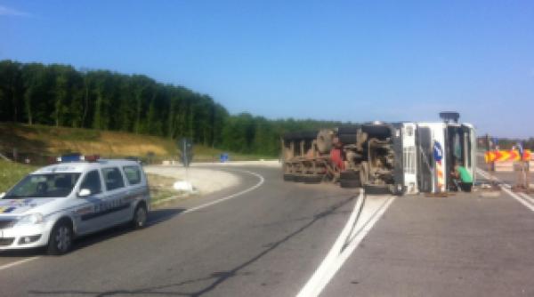 pericol de explozie cisterna cu motorina rasturnata