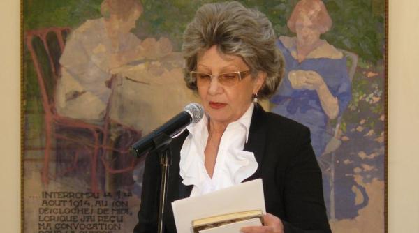 magdalena popa buluc in dialog cu criticul si istoricul de arta ruxandra garofeanu pentru a atinge perfectiunea iti trebuie modele si un har aparte