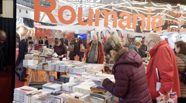 prezen a numeroasa personalita i culturale i diplomatice la standul romaniei de la salonul car ii de la paris