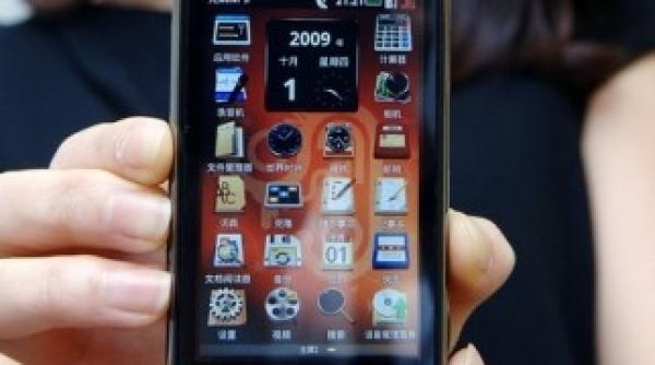 arestat pentru instalarea a 18 aplica ii pe un telefon mobil