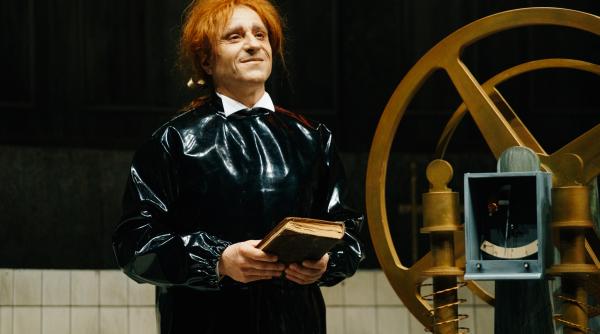 claudiu bleon despre intimita ile de cuplu intr o noua premiera elefantul din camera o comedie neagra pe scena teatrului na ional din craiova