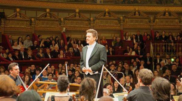 de la sydney la bucuresti christian badea din nou pe scena ateneului roman