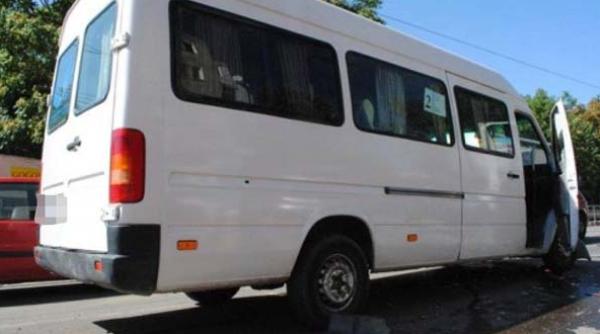 oferi de microbuz icana in trafic i accident cu pasagerii in ma ina