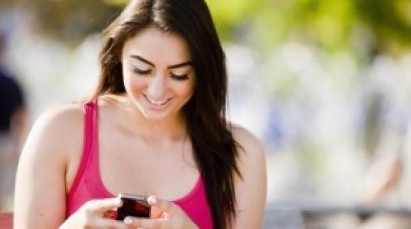 balena albastra face obiectul discu iilor in coli firea i dan viziteaza elevii